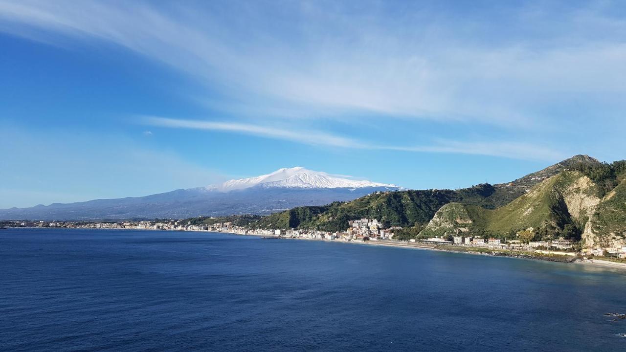 Ines Bed And Breakfast Giardini Naxos Exterior foto