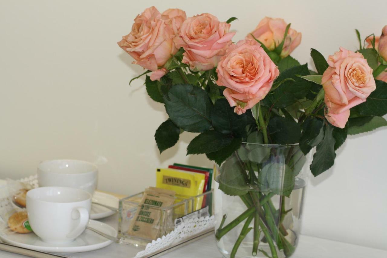 Ines Bed And Breakfast Giardini Naxos Quarto foto